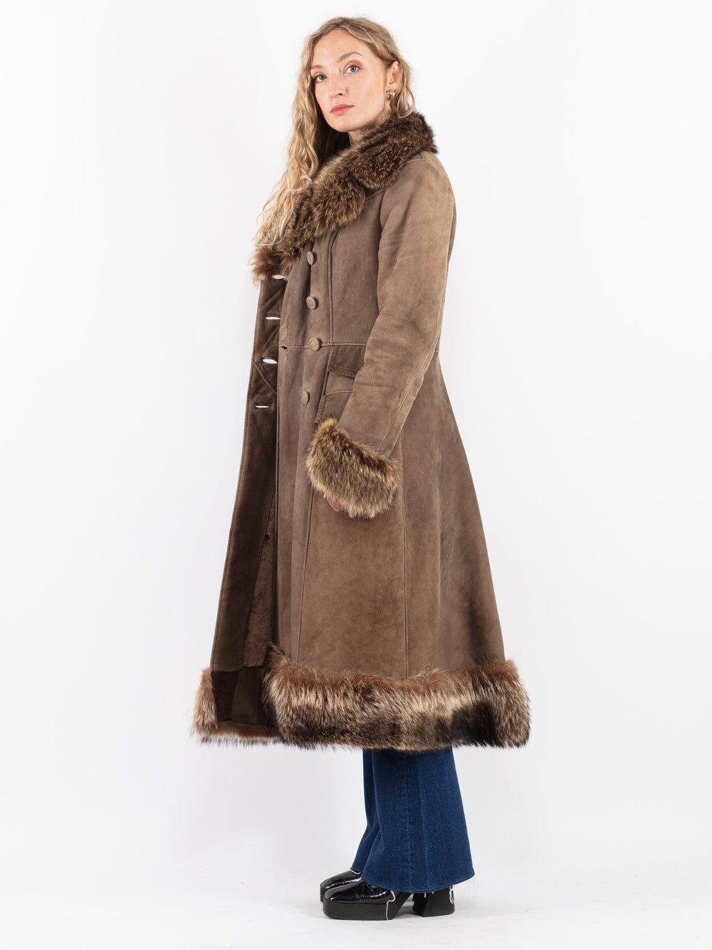 Vintage 70's Women Sheepskin Coat in Beige
