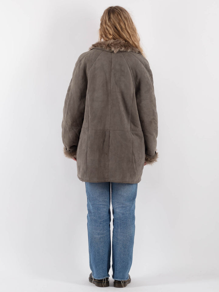 Vintage 70's Women Sheepskin Shearling Coat in Gray - NorthernGrip