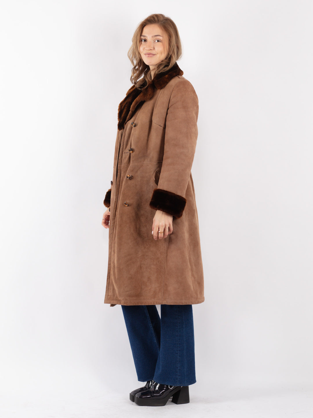 Vintage 70's Women Sheepskin Coat in Brown