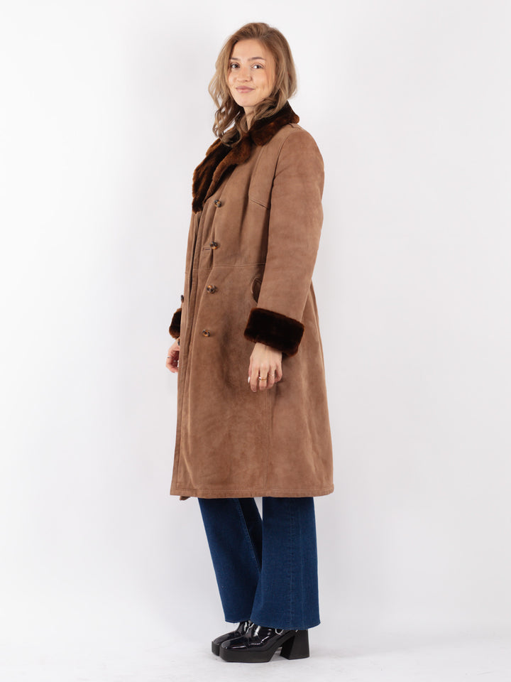 Vintage 70's Women Sheepskin Coat in Brown