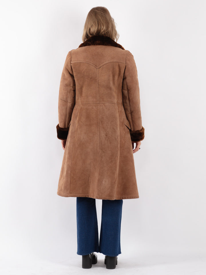 Vintage 70's Women Sheepskin Coat in Brown