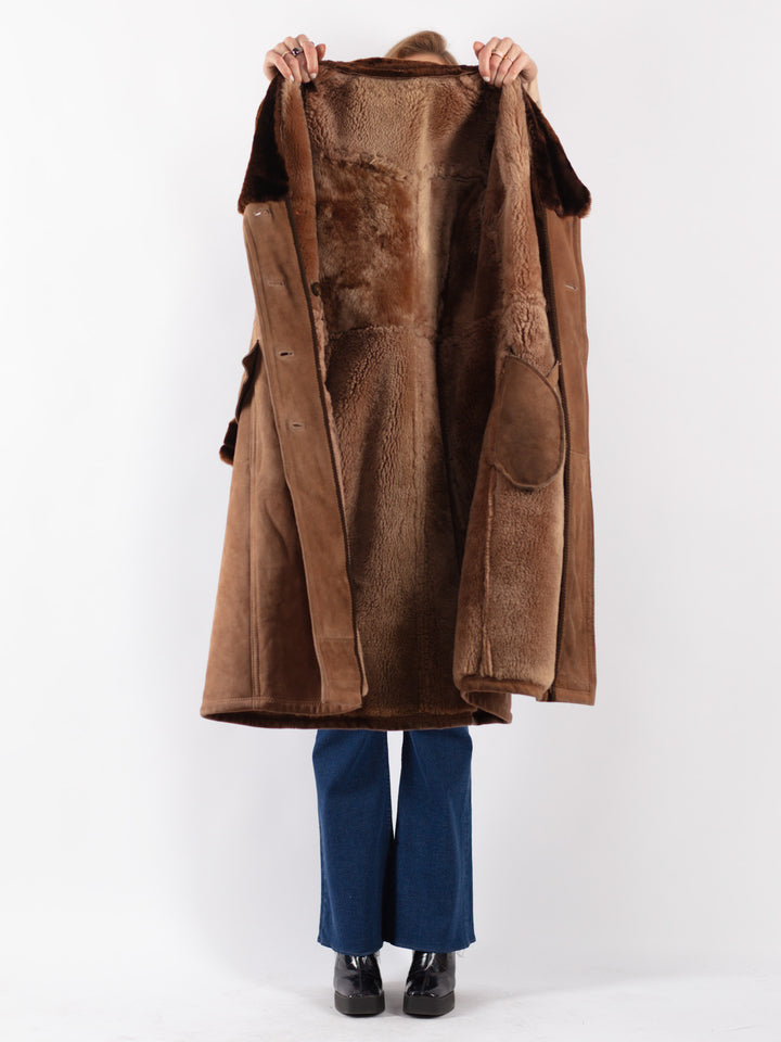 Vintage 70's Women Sheepskin Coat in Brown
