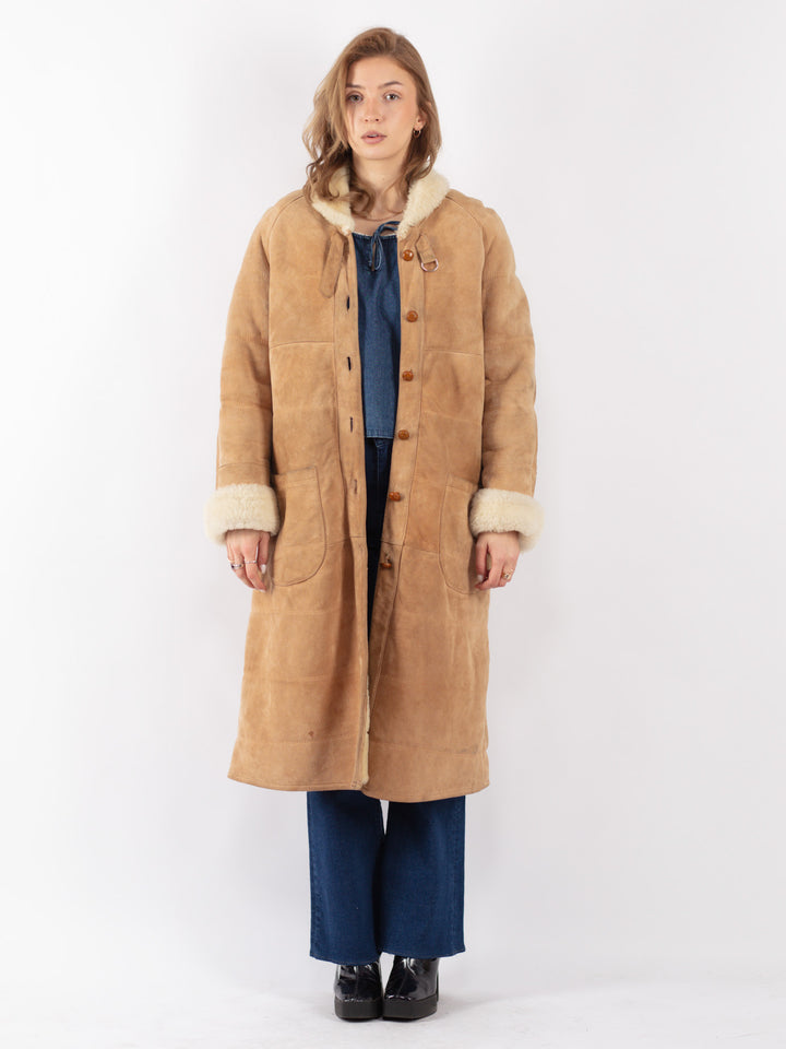 Vintage 70's Women Sheepskin Coat in Beige