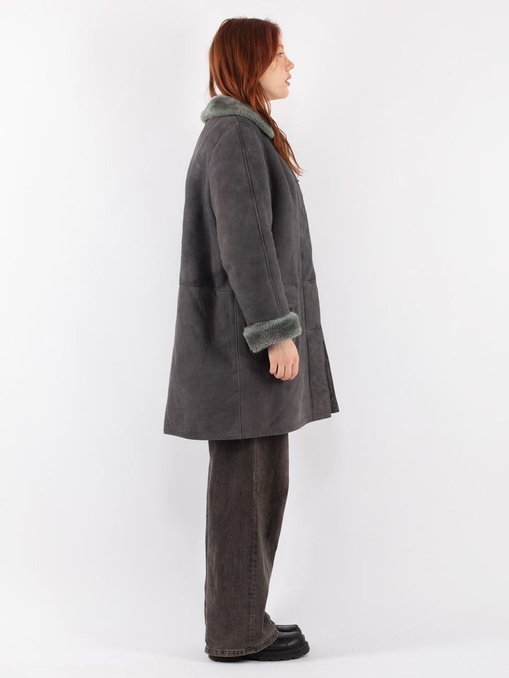 Vintage 70's Women Sheepskin Coat in Gray
