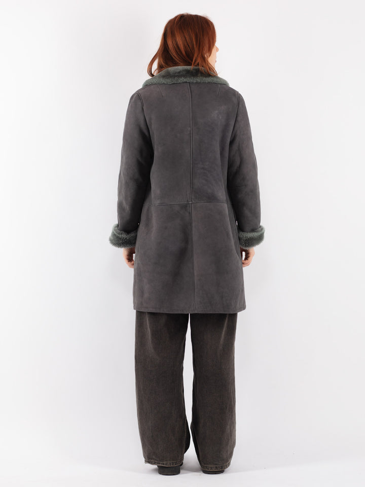 Vintage 70's Women Sheepskin Coat in Gray