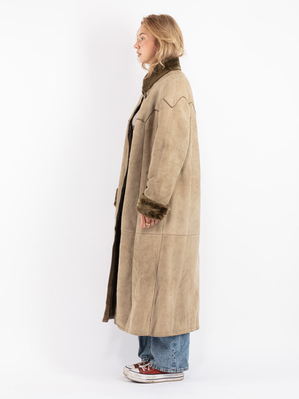 Vintage 70's Women Sheepskin Coat in Beige