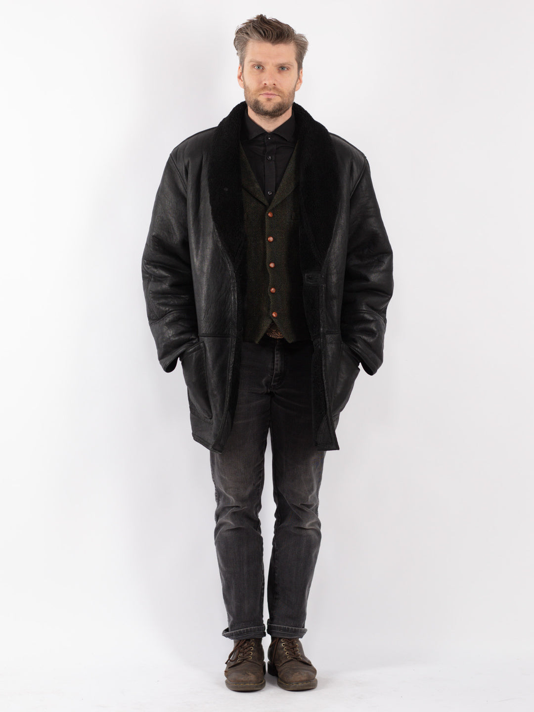 Vintage 80's Men Sheepskin Coat in Black