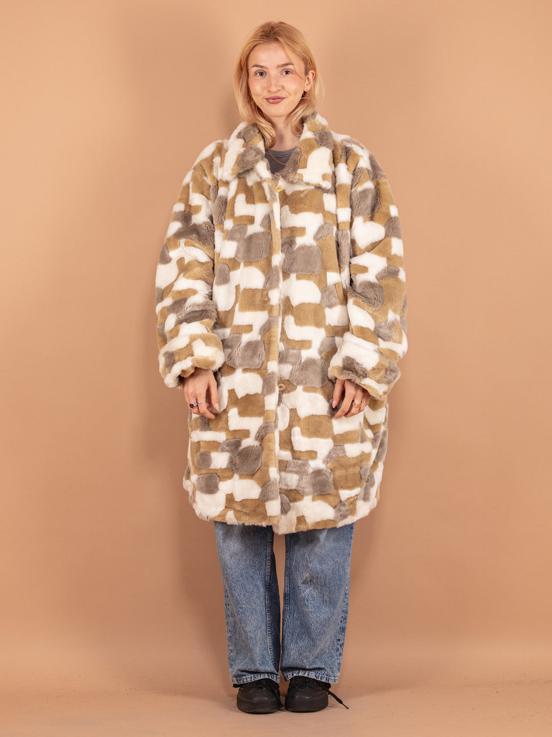 Vintage 80's Women Faux Fur Coat in Beige White