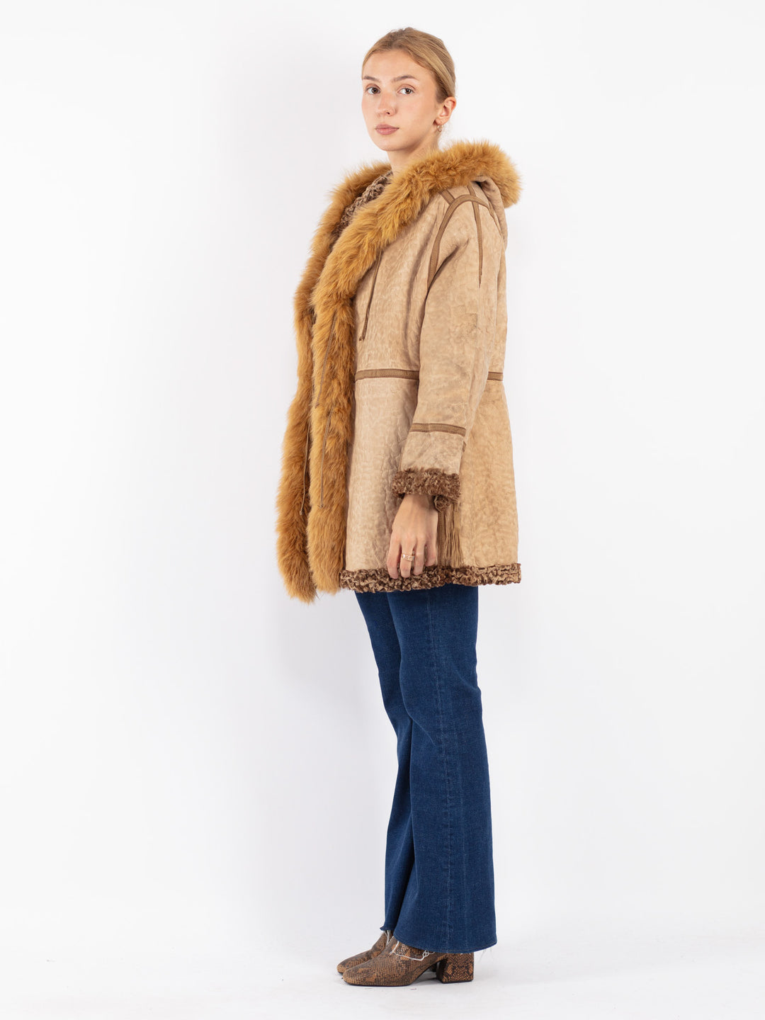 Vintage 80's Women Sheepskin Coat in Beige