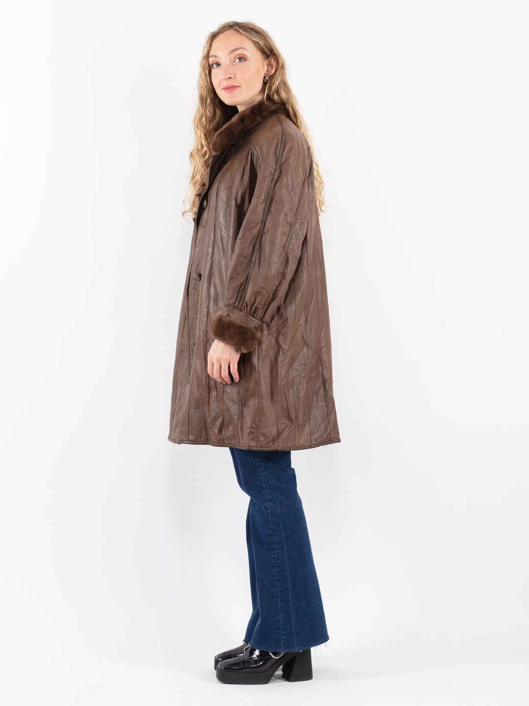Vintage 90's Women Leather Coat in Brown