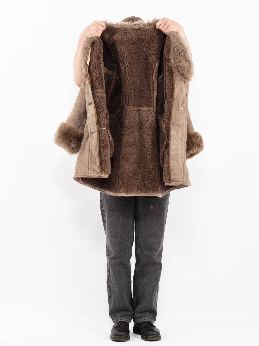 Vintage 80's Women Sheepskin Coat in BeigeA0589