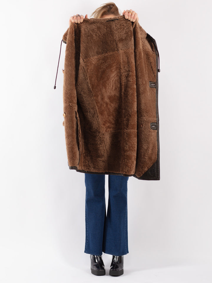 Vintage 80's Women Sheepskin Coat in Brown
