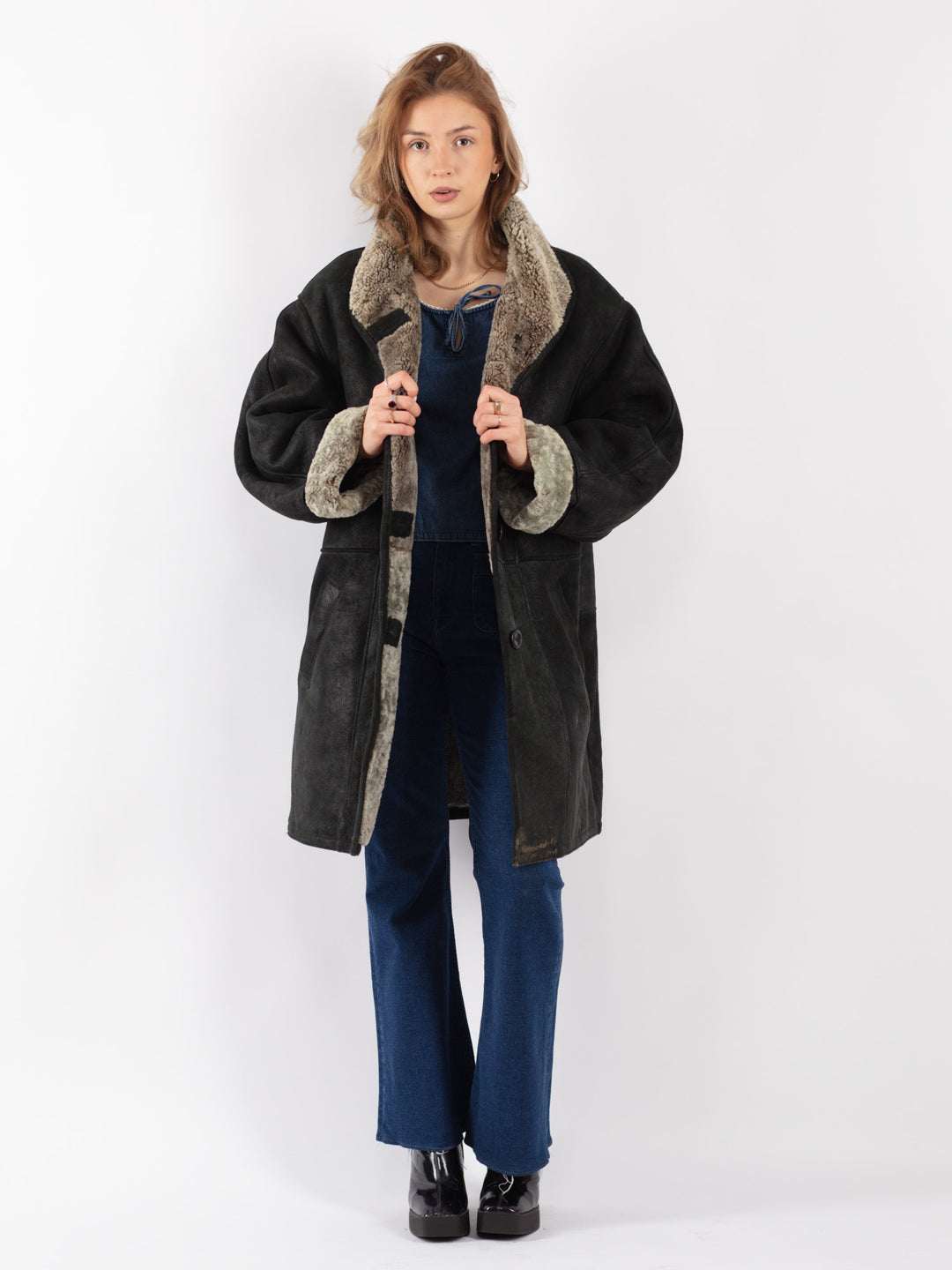 Vintage 80's Women Sheepskin Coat in Black