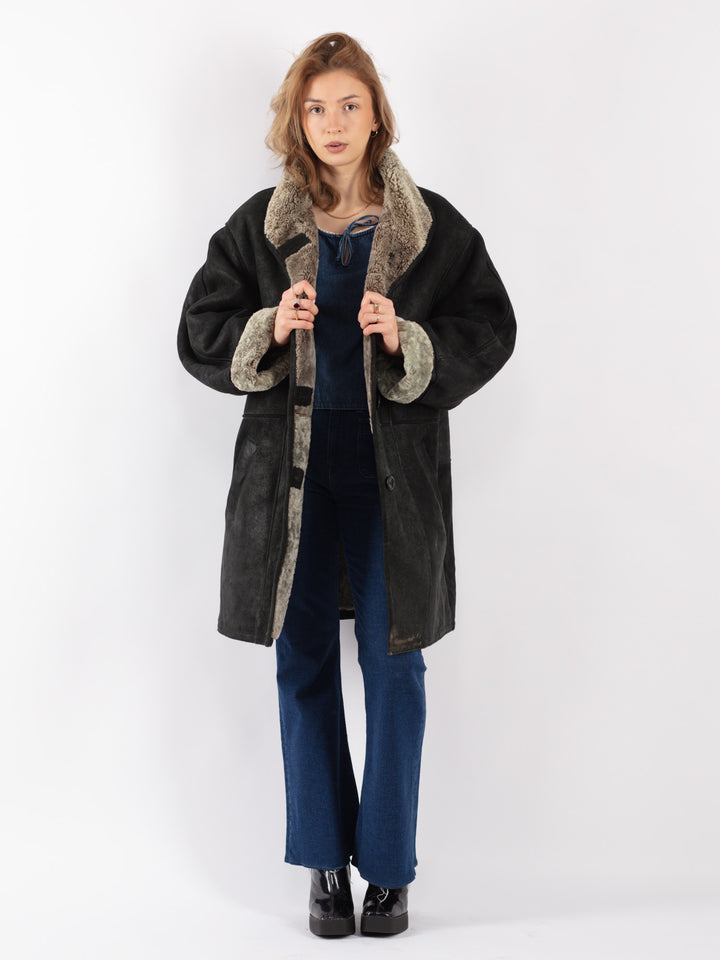 Vintage 80's Women Sheepskin Coat in Black