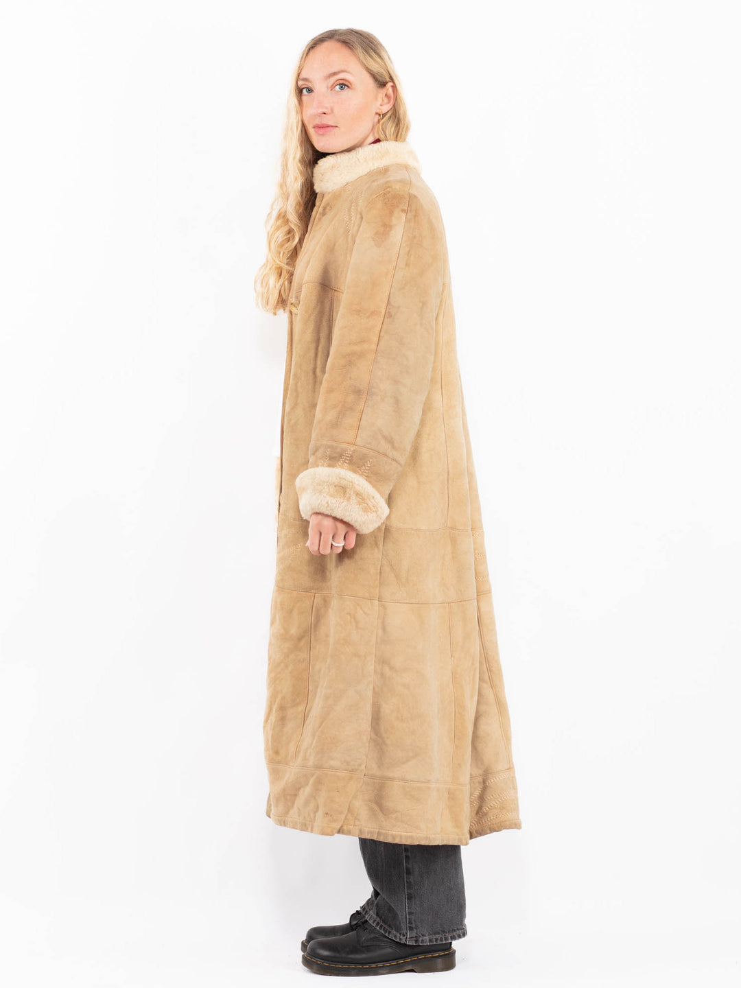 Vintage 80's Women Sheepskin Coat in BeigeA0599