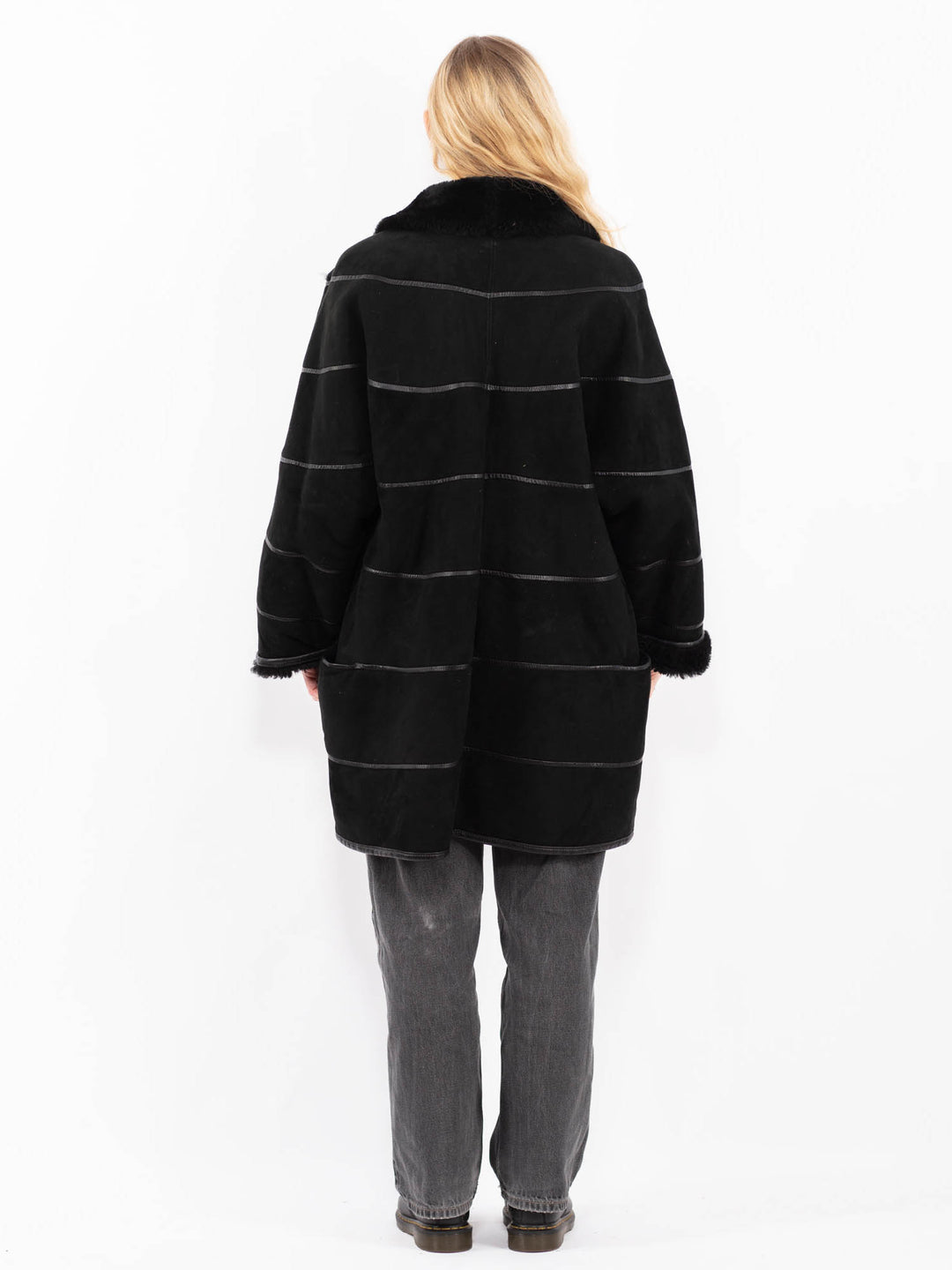 Vintage 80's Women Sheepskin Coat in BlackA0606