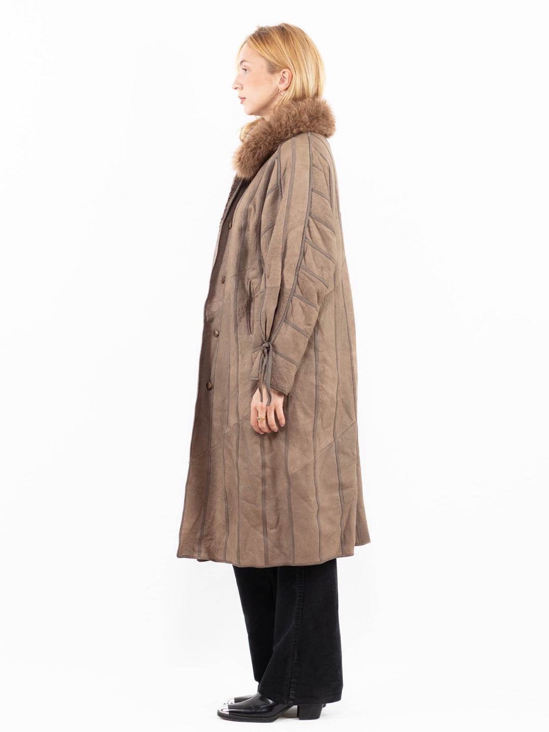 Vintage 80's Women Sheepskin Coat in BeigeA0156