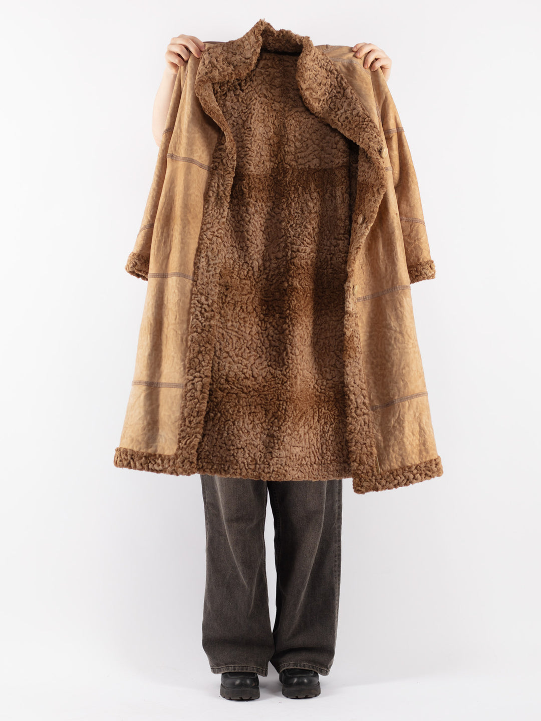 Vintage 80's Women Sheepskin Coat in BeigeV8474