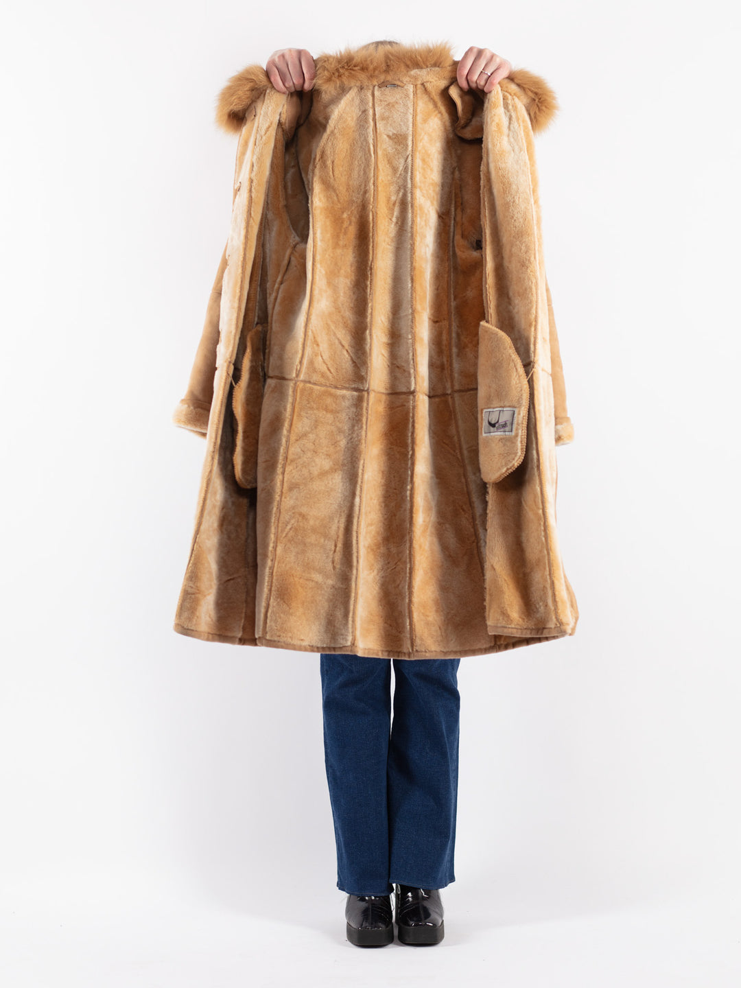 Vintage 80's Women Sheepskin Coat in Beige