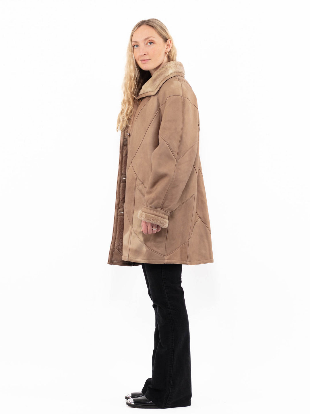 Vintage 80's Women Sheepskin Coat in BeigeA0898
