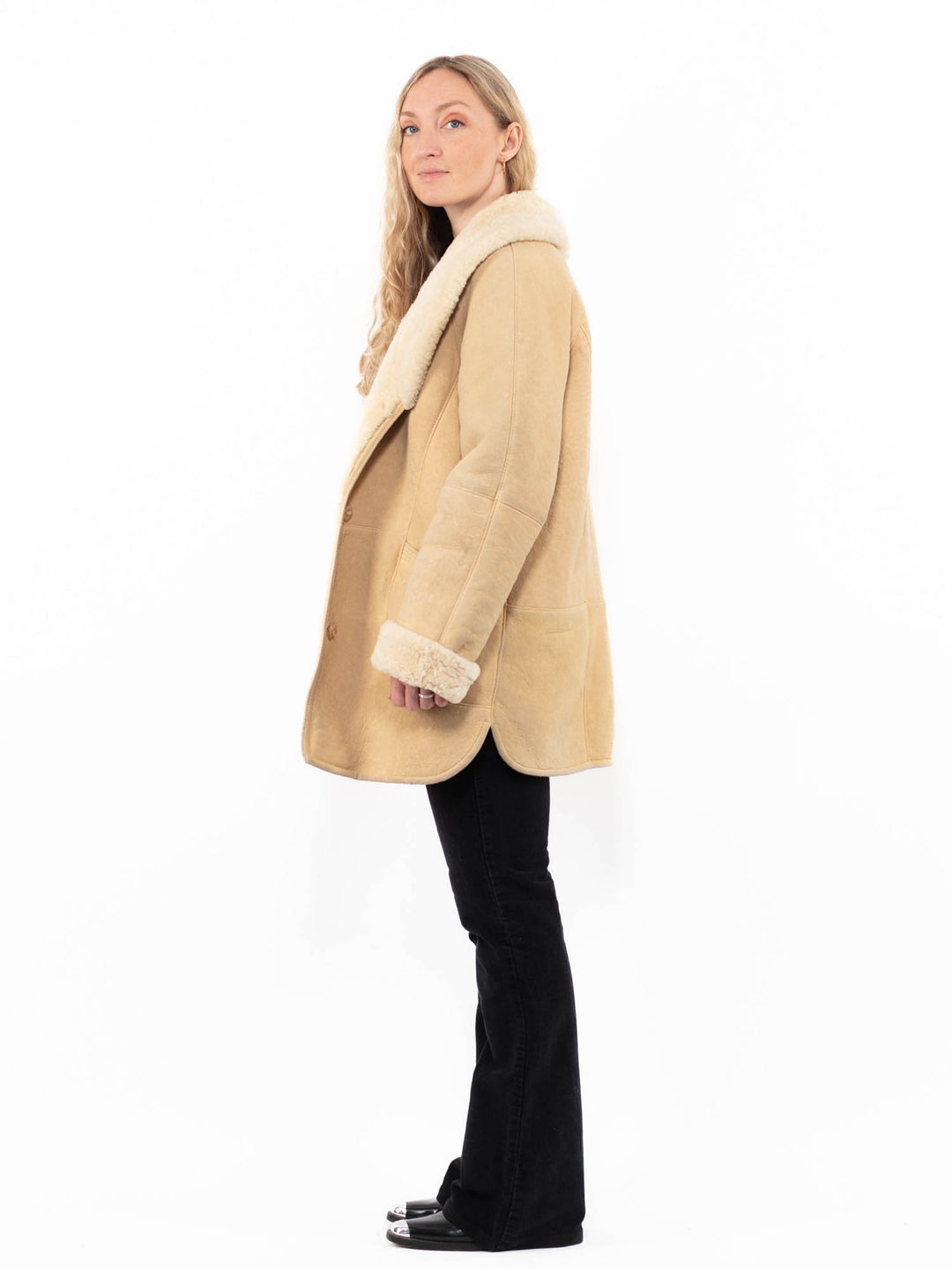 Vintage 80's Women Sheepskin Coat in BeigeA0899