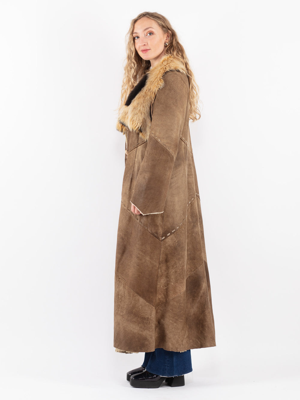 Vintage 80's Women Sheepskin Coat in Beige