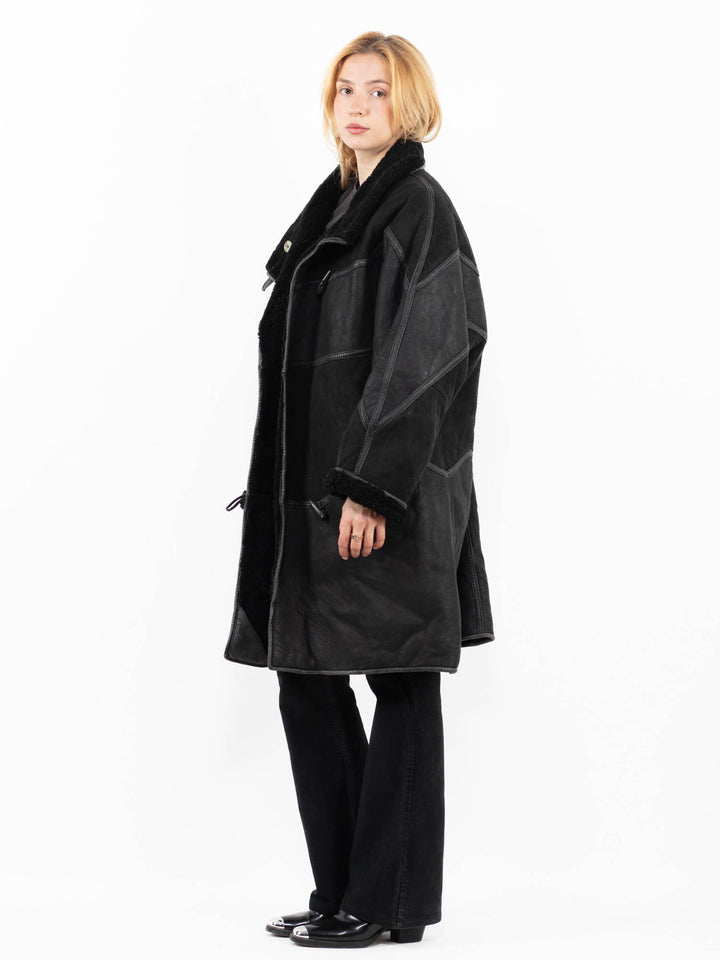 Vintage 80's Women Sheepskin Coat in BlackA0176