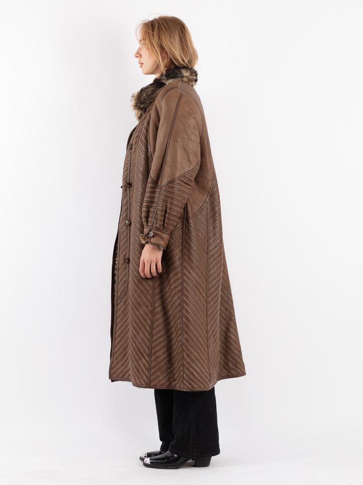 Vintage 80's Women Sheepskin Coat in Brown