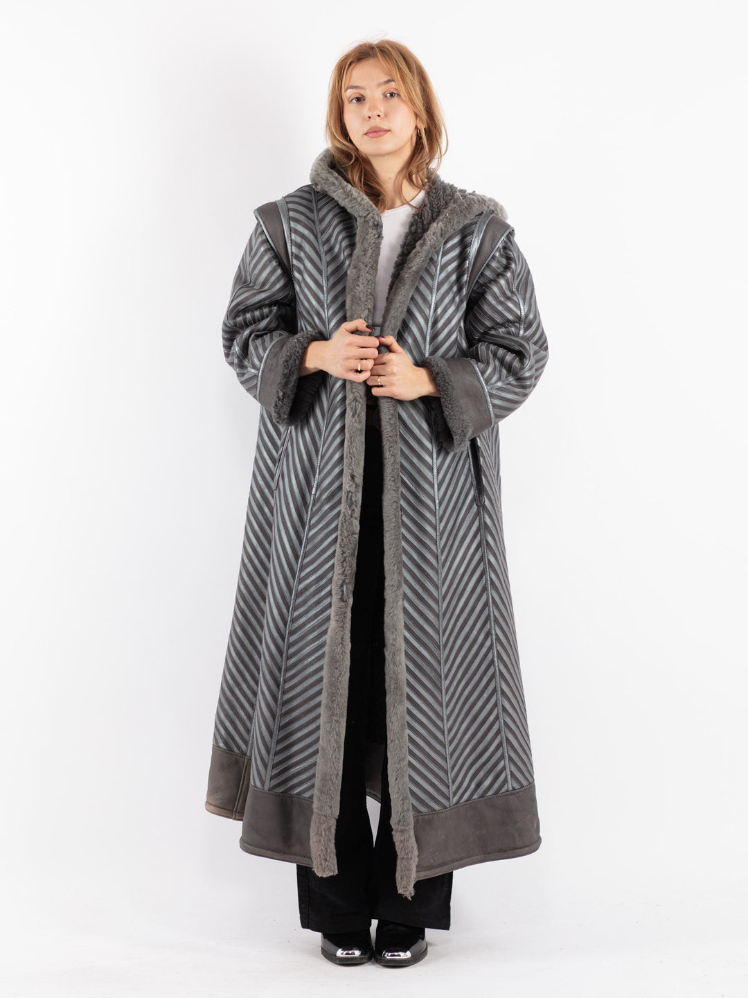 Vintage 80's Women Sheepskin Coat in Gray