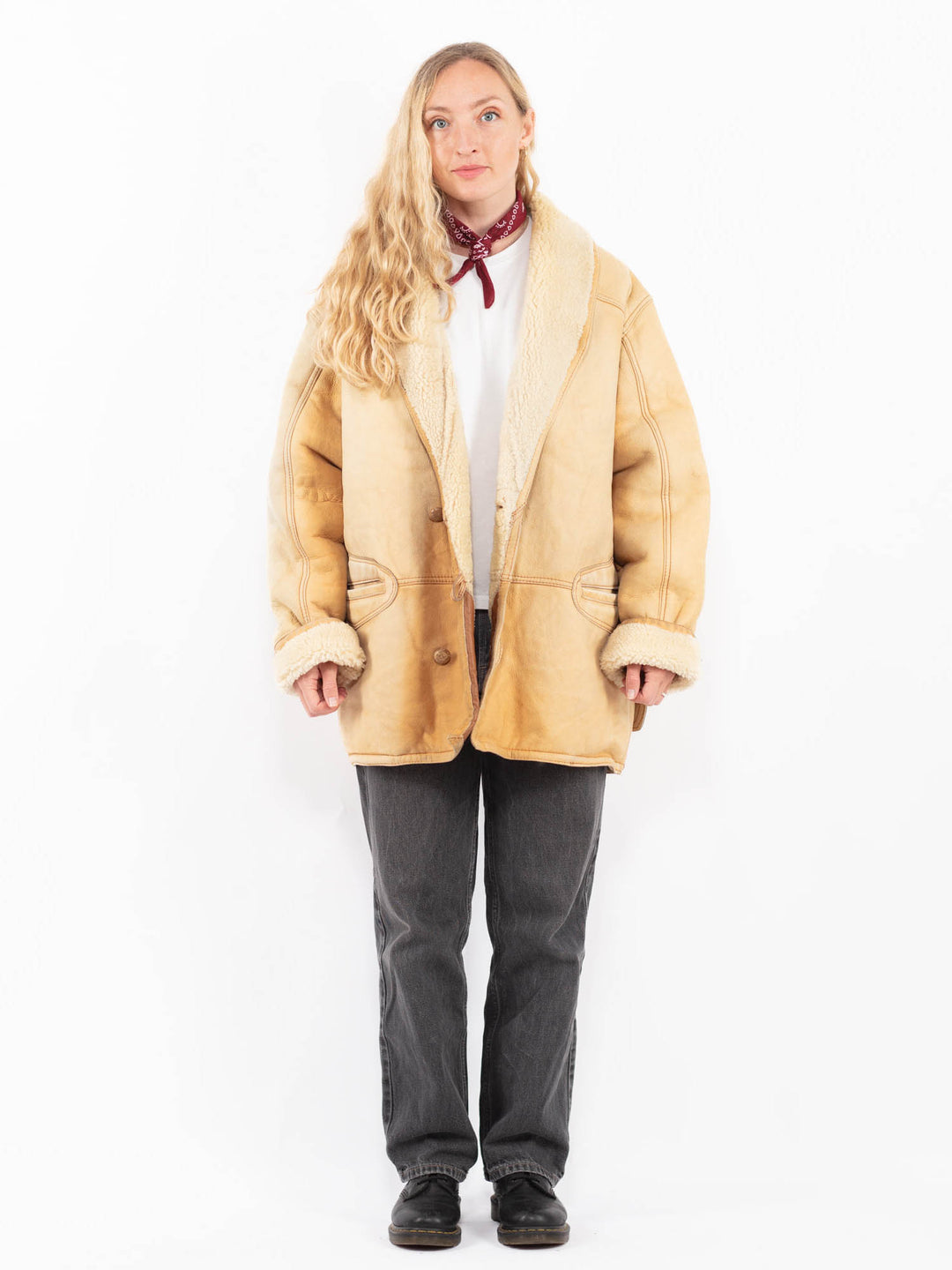 Vintage 80's Women Sheepskin Coat in BeigeA0631