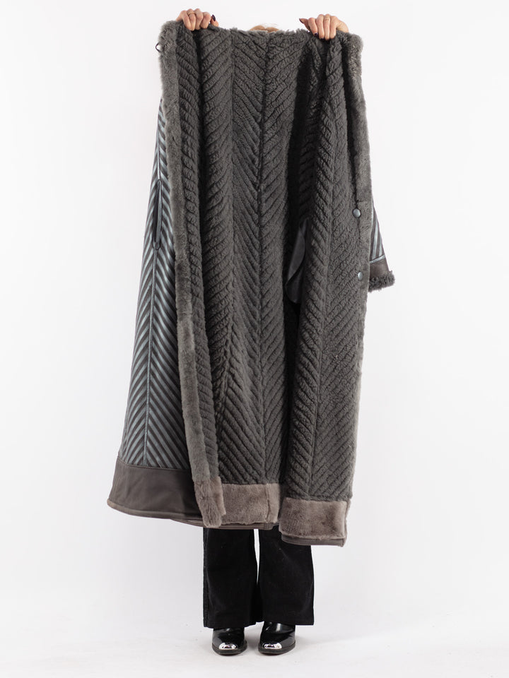 Vintage 80's Women Sheepskin Coat in Gray