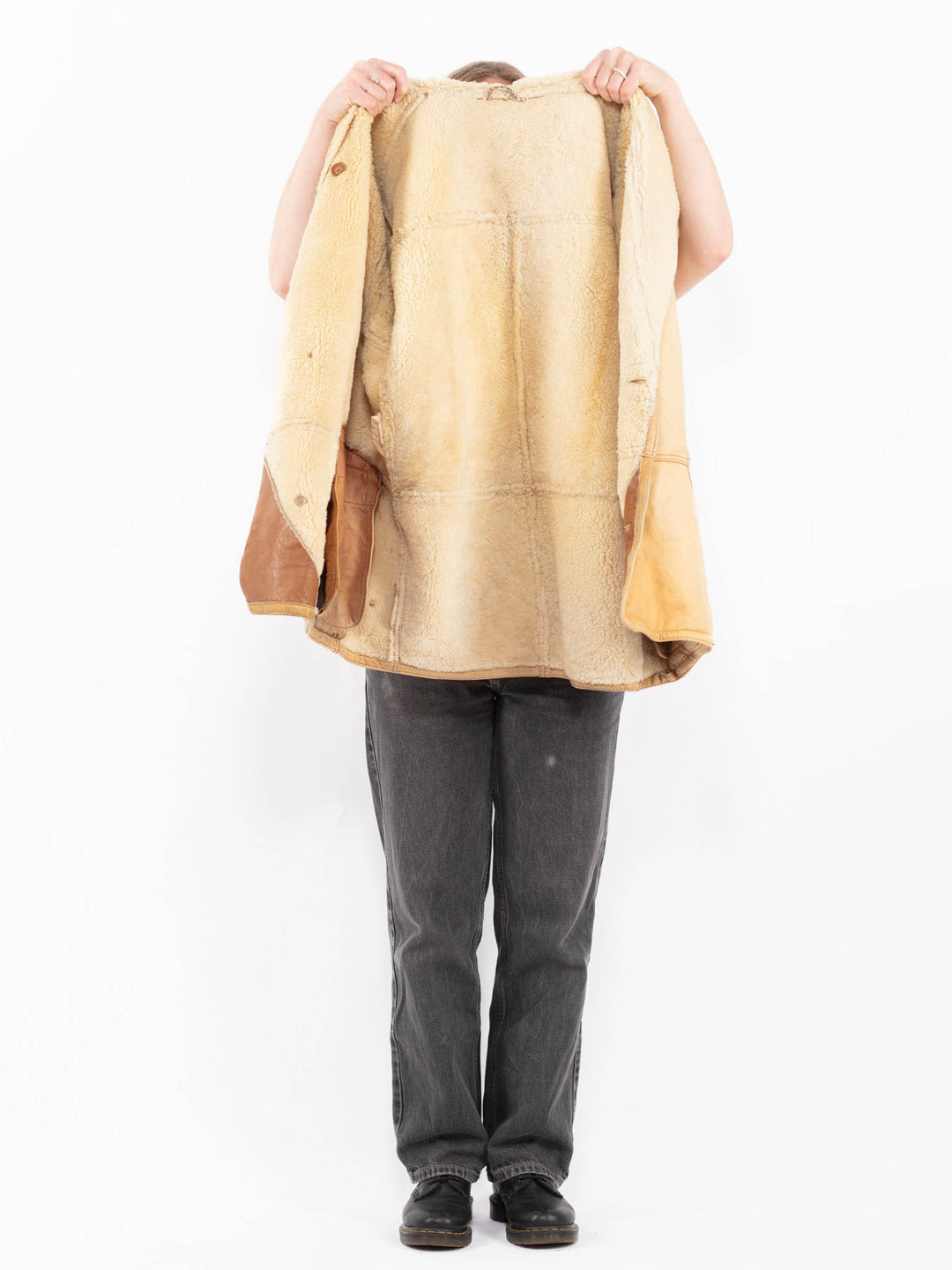 Vintage 80's Women Sheepskin Coat in BeigeA0631