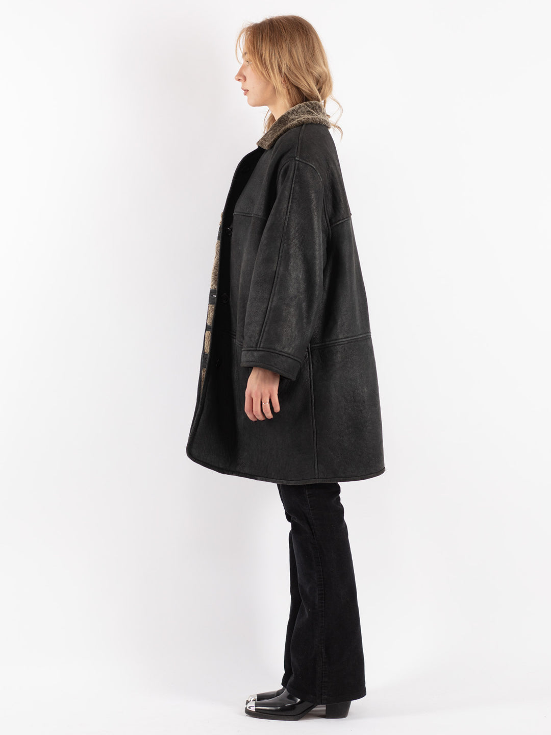 Vintage 90's Women Sheepskin Coat in Black