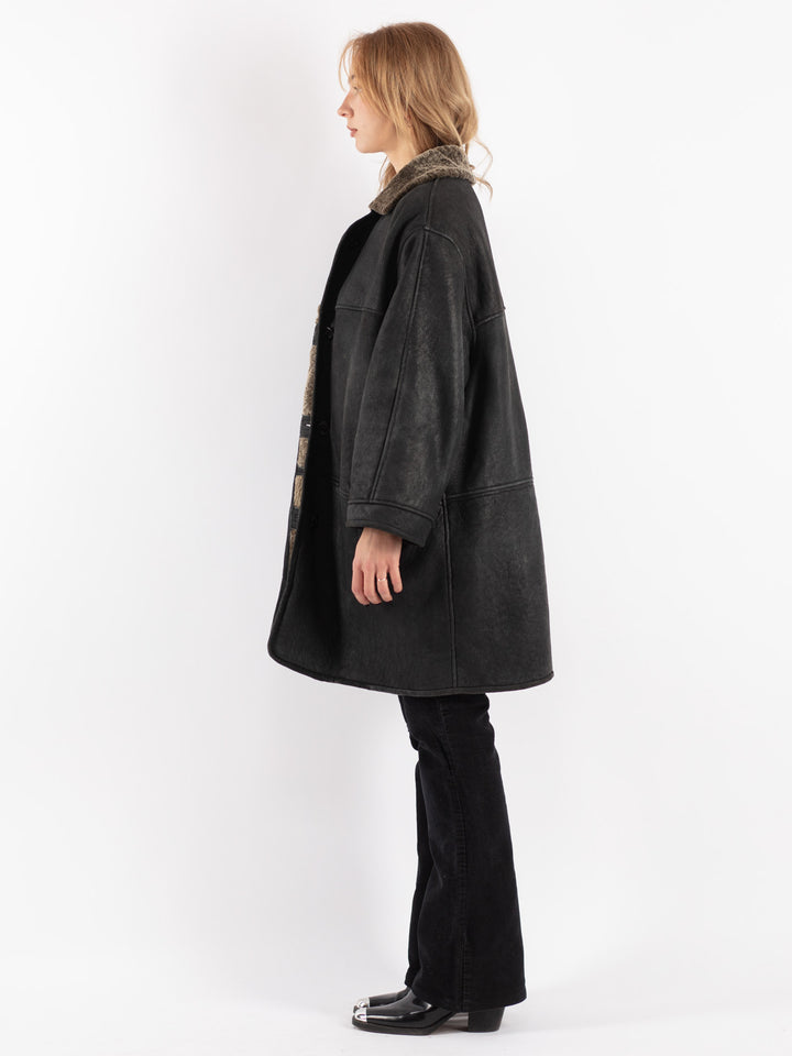Vintage 90's Women Sheepskin Coat in Black