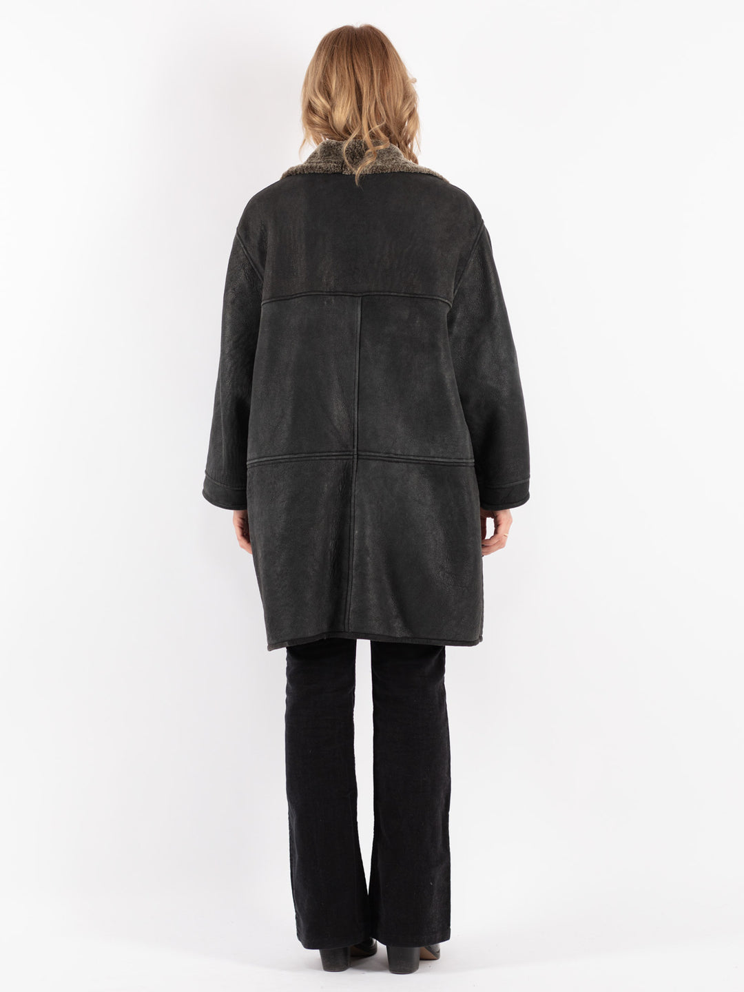 Vintage 90's Women Sheepskin Coat in Black