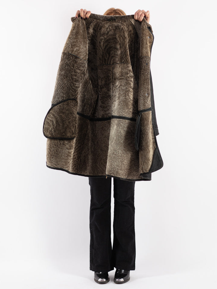 Vintage 90's Women Sheepskin Coat in Black