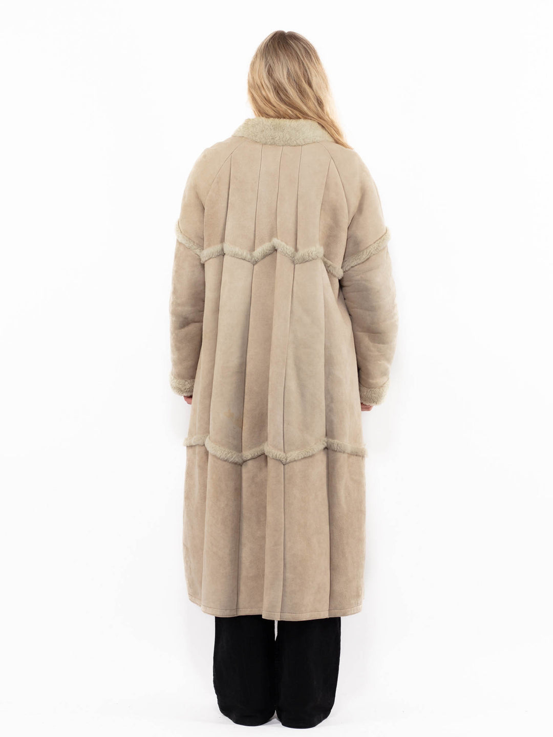 Vintage 80's Women Sheepskin Coat in BeigeA0916