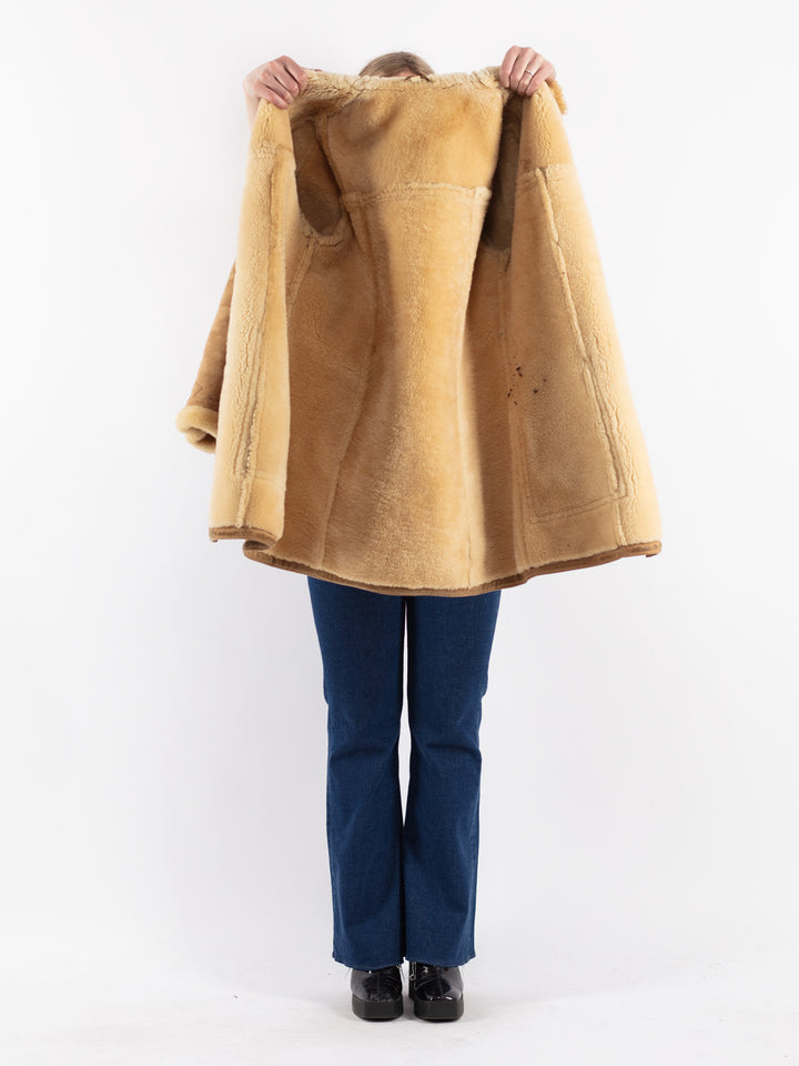 Vintage 80's Women Sheepskin Coat in Beige