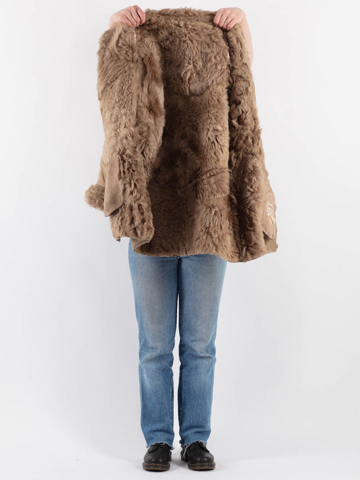 Vintage 80's Women Sheepskin Shearling Coat in BeigeV9249