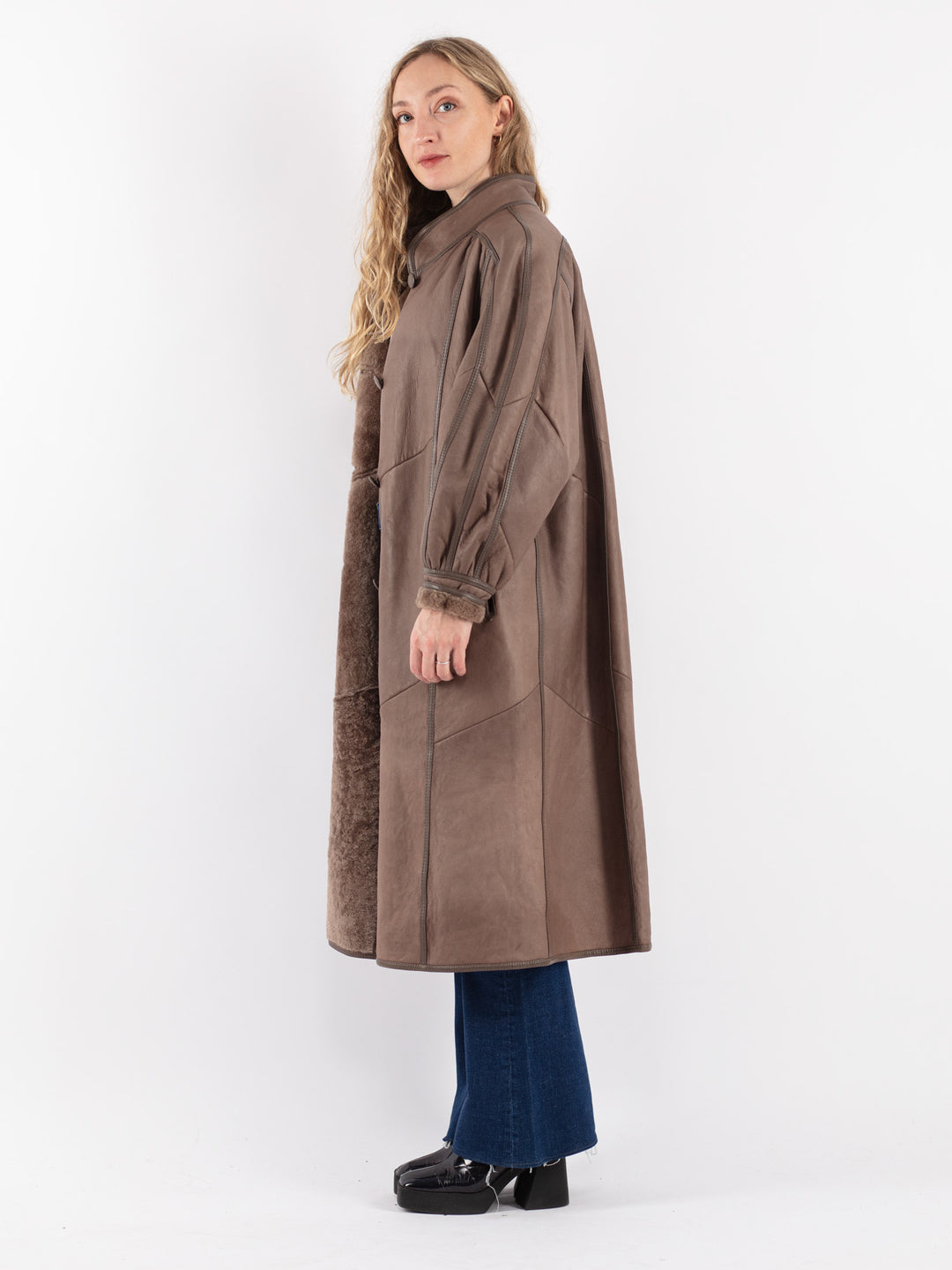 Vintage 80's Women Sheepskin Coat in Brown