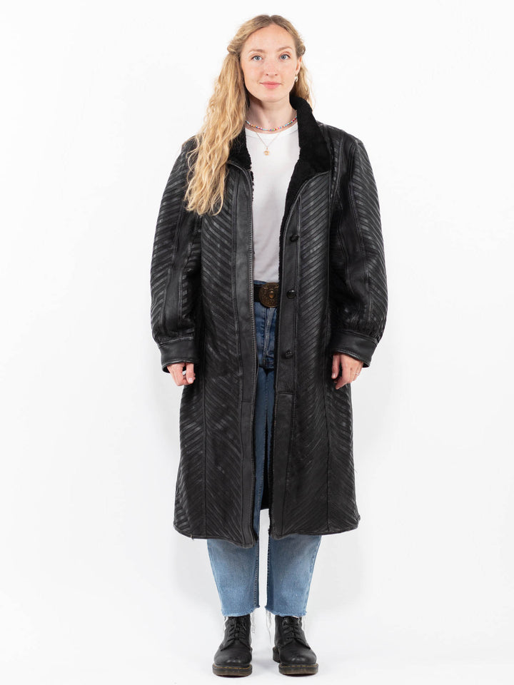 Vintage 90's Women Sheepskin Coat in BlackA0300