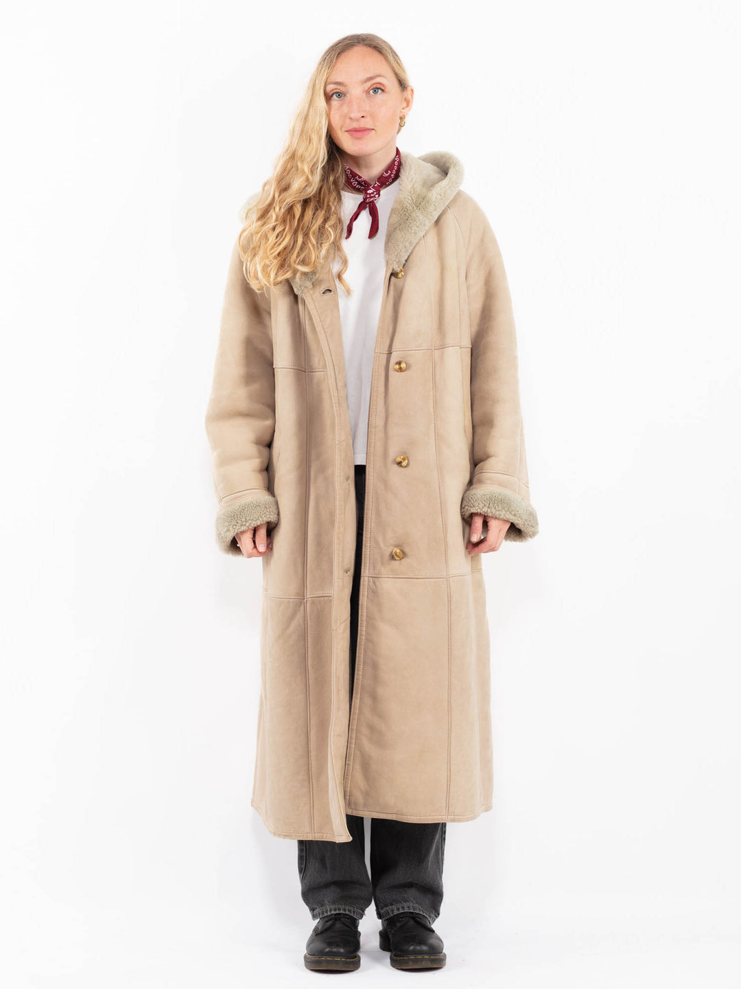 Vintage 80's Women Sheepskin Coat in BeigeA0646