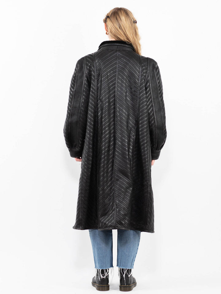 Vintage 90's Women Sheepskin Coat in BlackA0300