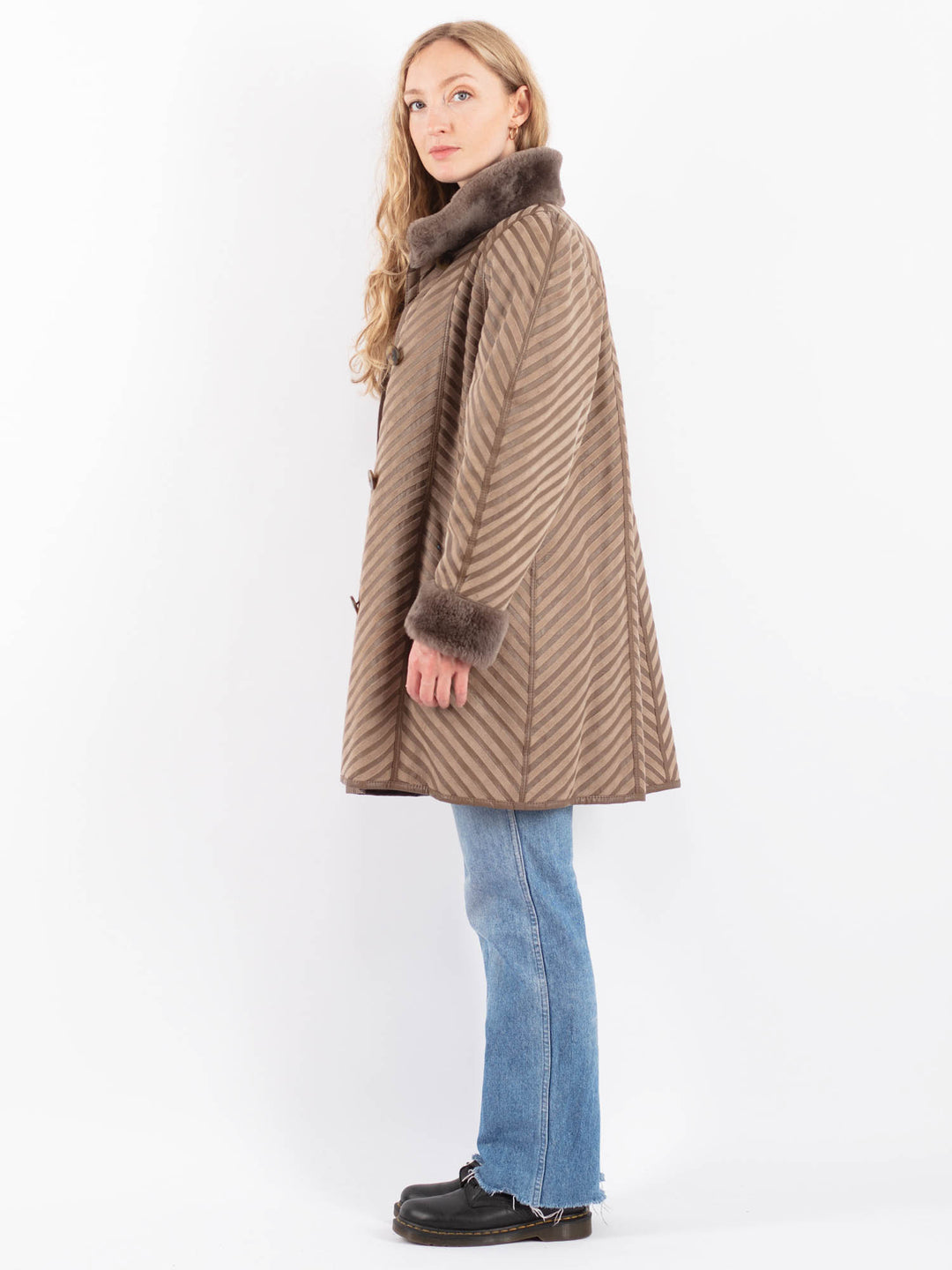 Vintage 80's Women Sheepskin Coat in BeigeV9494