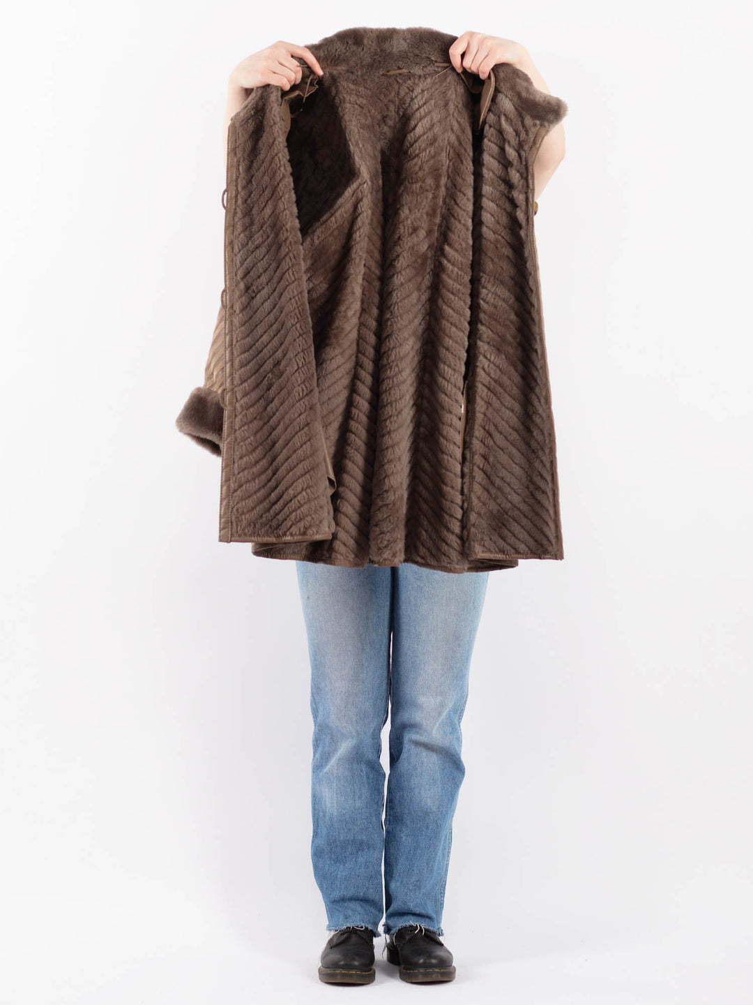 Vintage 80's Women Sheepskin Coat in BeigeV9494