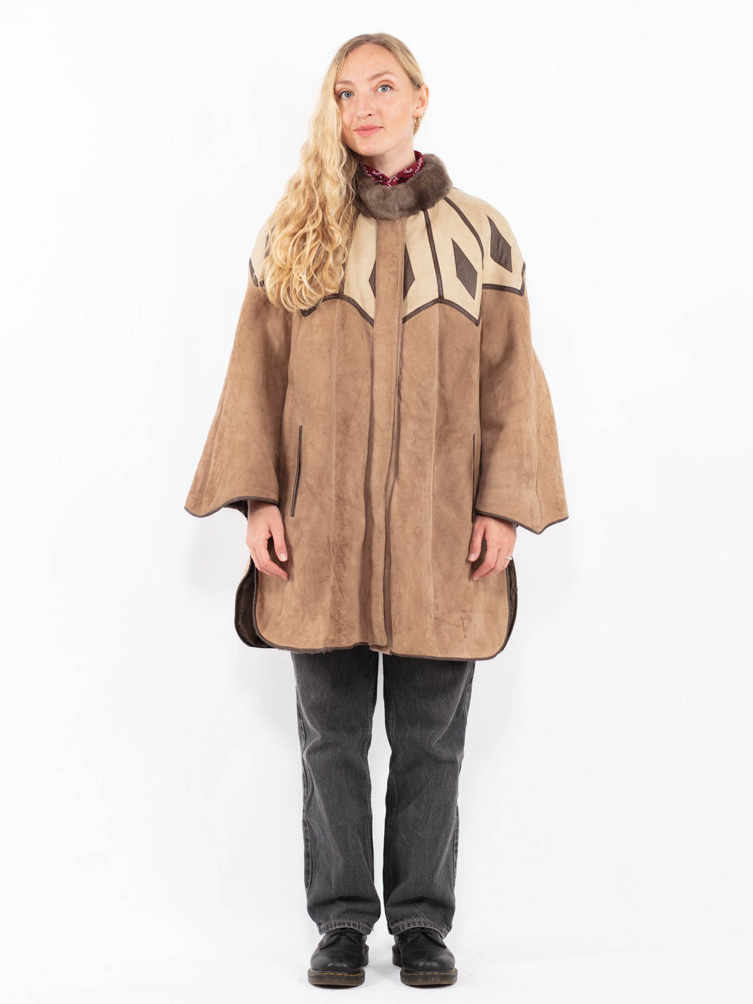 Vintage 80's Women Sheepskin Coat in BeigeA0649