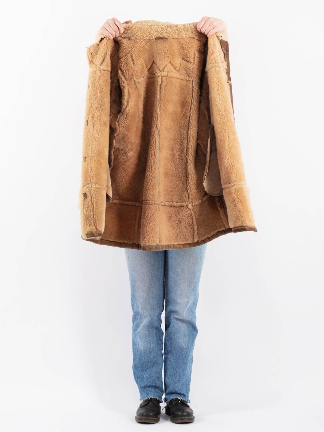 Vintage 80's Women Sheepskin Coat in BeigeV9498