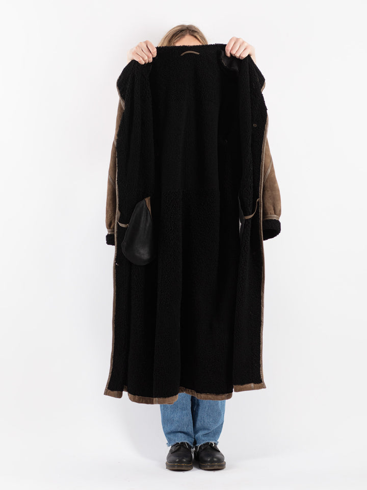 Vintage 90's Women Sheepskin Coat in Brown