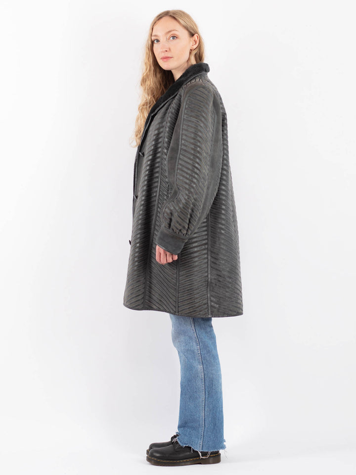 Vintage 80's Women Sheepskin Coat in GrayV9499