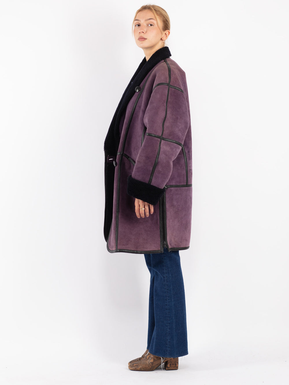 Vintage 80's Women Sheepskin Coat in Purple